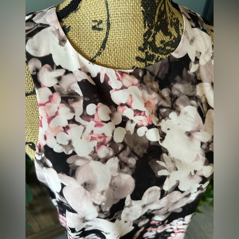 Banana Republic Floral Racerback Blouse. Size XS. - Picture 4 of 6